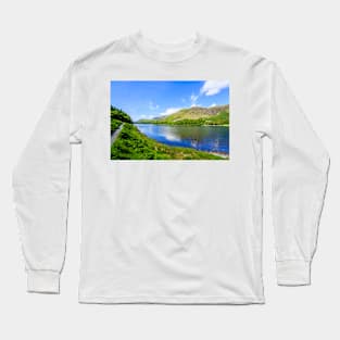 Panoramic view over Buttermere in England's Lake District Long Sleeve T-Shirt